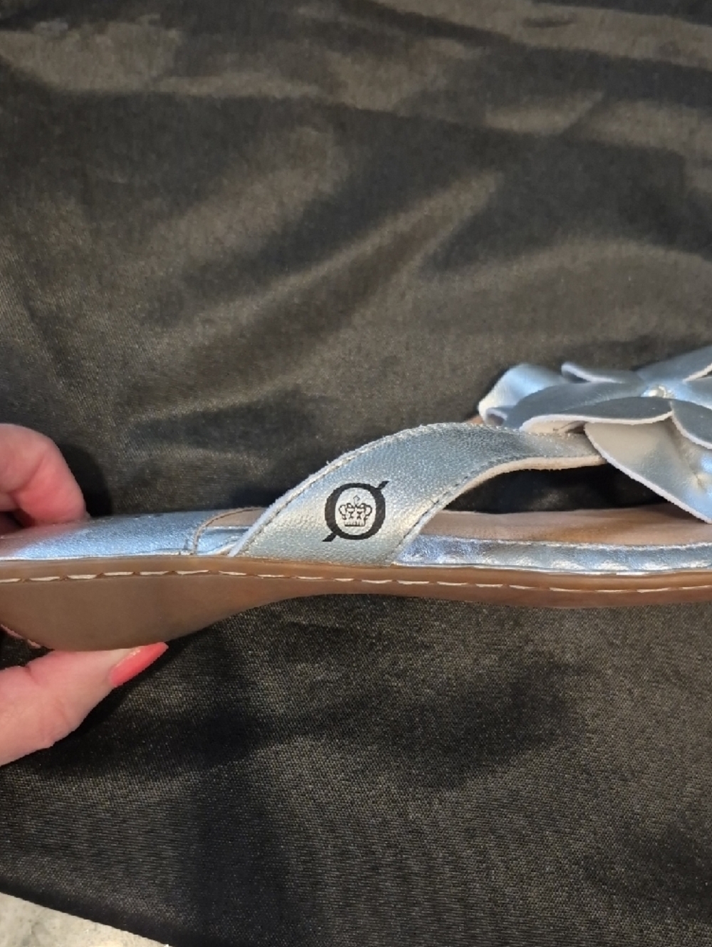 Born Metallic Silver Leather Floral Slide Flip Flop Sandals - Picture 4 of 8